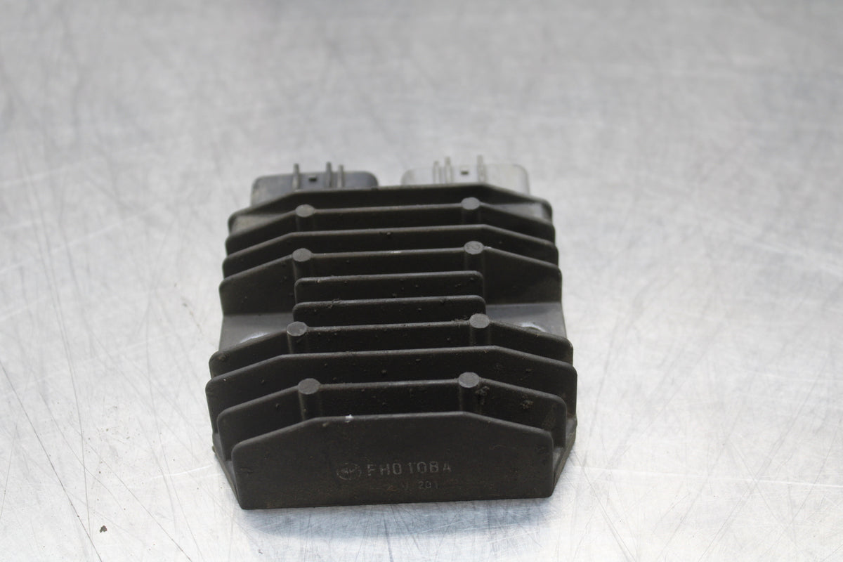 04-05 KAWASAKI NINJA ZX10R RECTIFIER VOLTAGE REGULATOR BB163