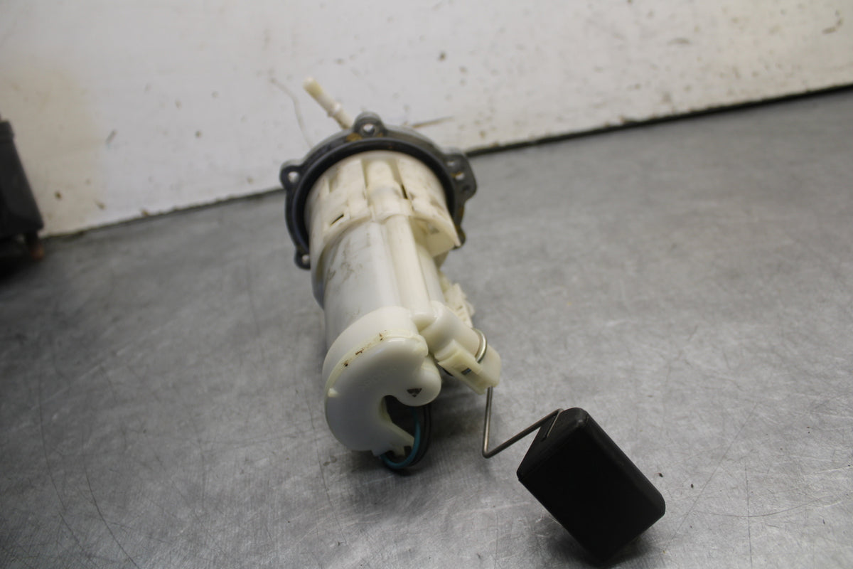 09-15 YAMAHA FZ6R FUEL PUMP GAS PETROL SENDER UNIT 20S-13907-00-00  BB686