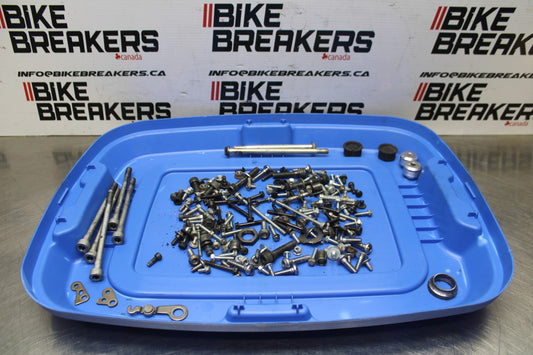 17-18 YAMAHA YZF R3 MOUNTING BOLTS HARDWARE MOTOR SCREWS BB813