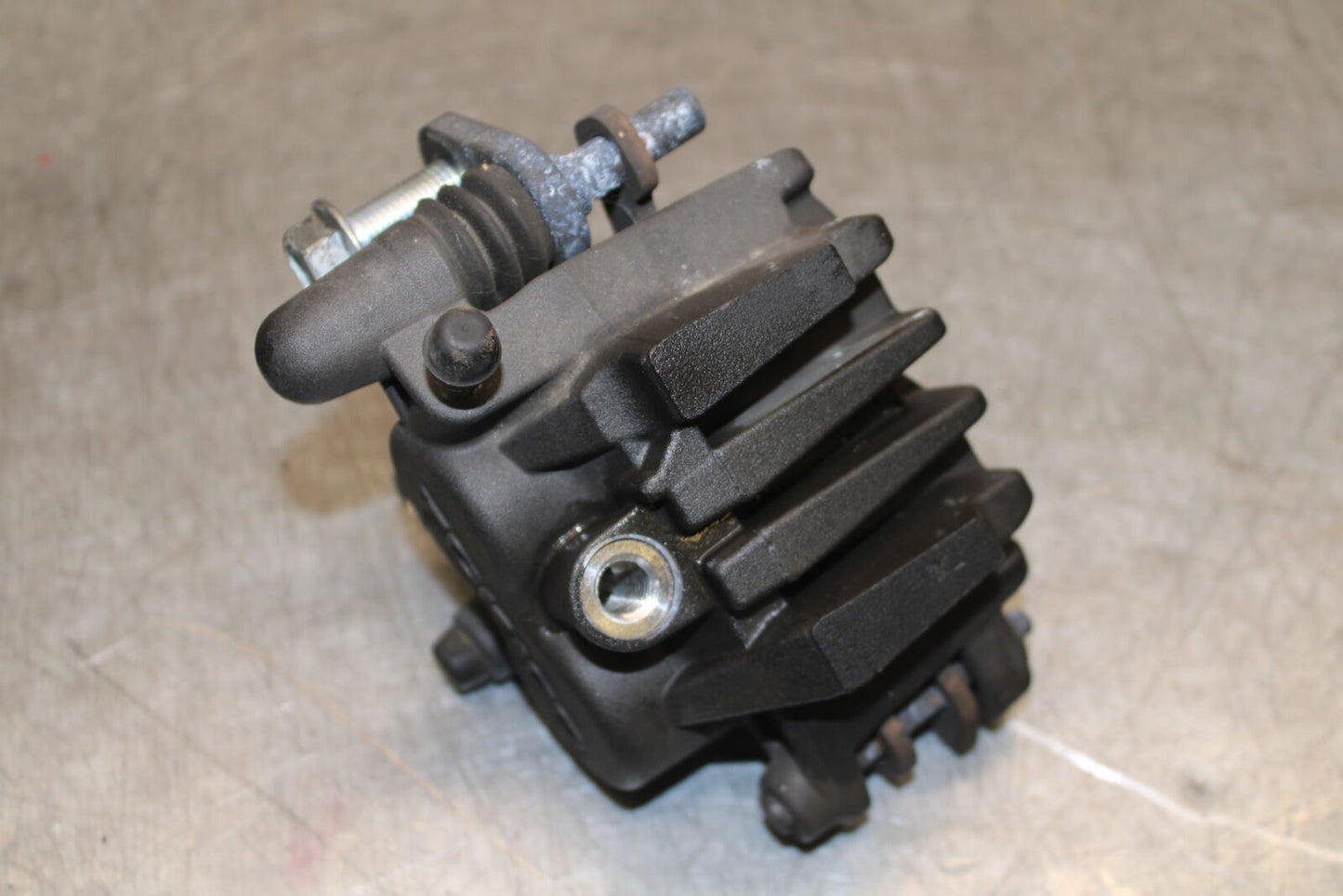 17-24 SUZUKI SV650 RIGHT LEFT FRONT BRAKE CALIPER SET PAIR CALIPERS BB706