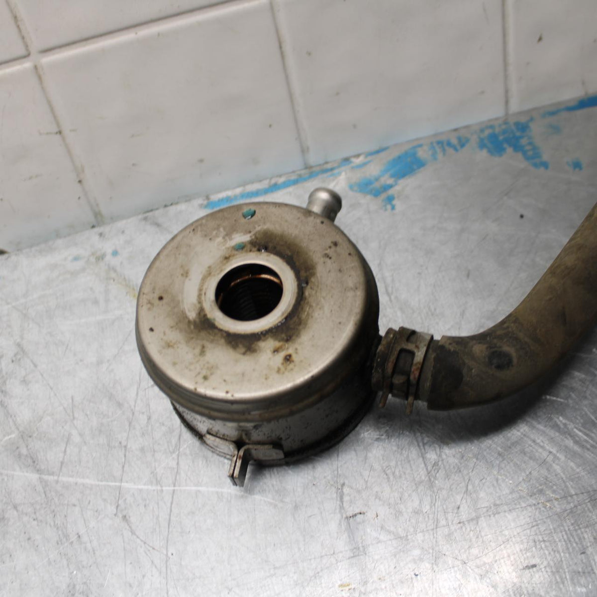 08-16 YAMAHA YZF R6 ENGINE MOTOR OIL COOLER  13S-13470-00-00 BB443