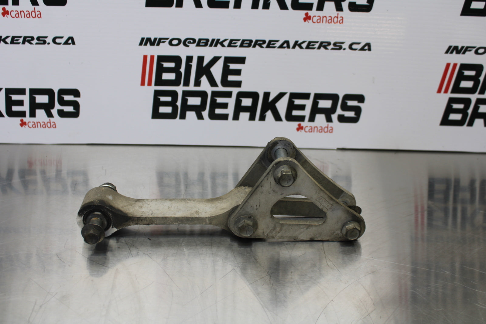 11 SUZUKI GSXR1000 REAR DOGBONE SHOCK LINKAGE LINK BB142