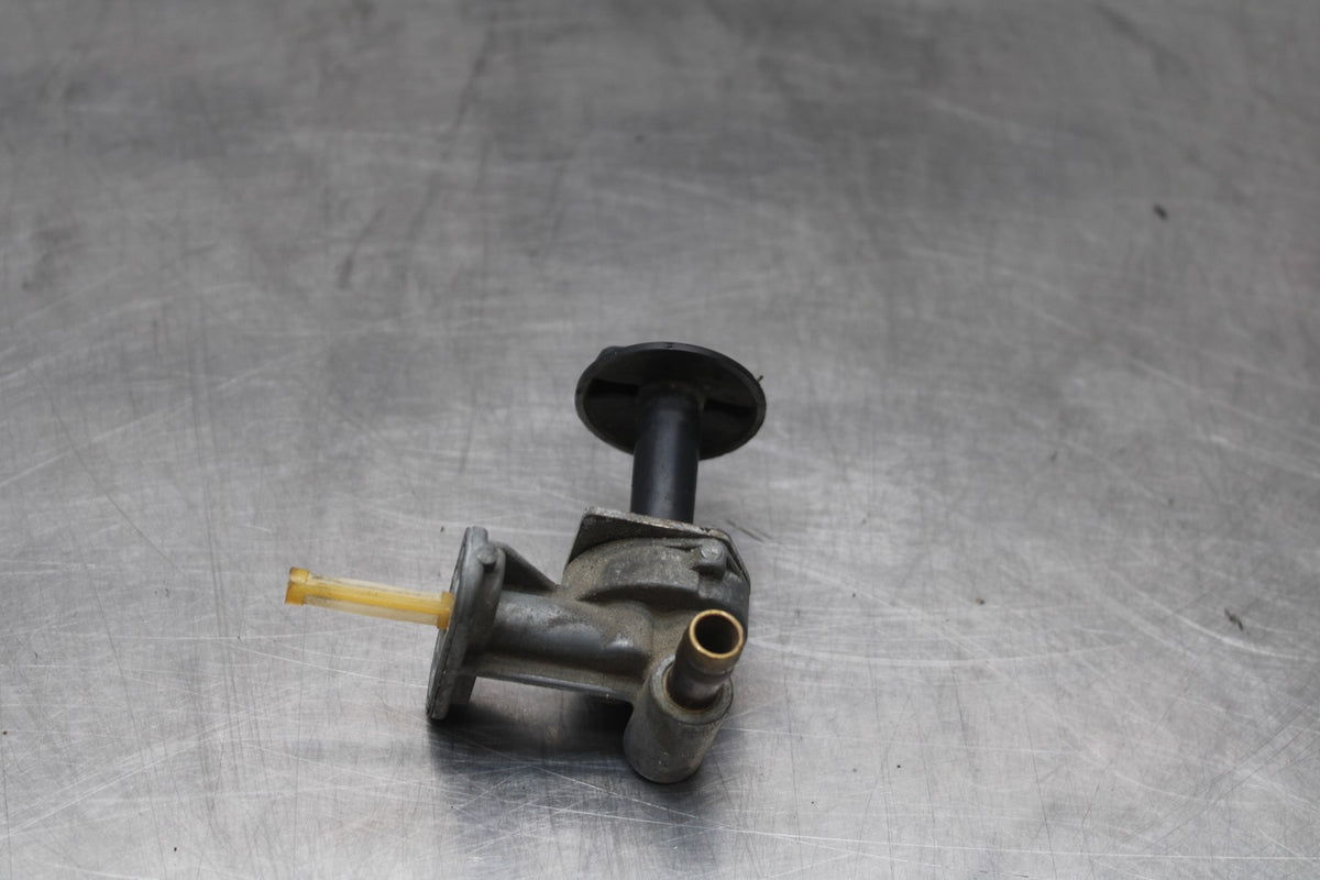 98 KAWASAKI NINJA ZX6 FUEL GAS TANK PETCOCK SHUT ON OFF VALVE BB870