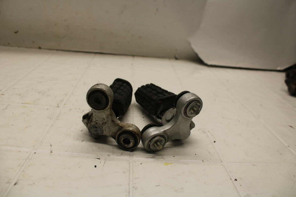 91-96 YAMAHA FJ1200A ABS FRONT FOOT RESTS PEGS STEPS SET PAIR BB07
