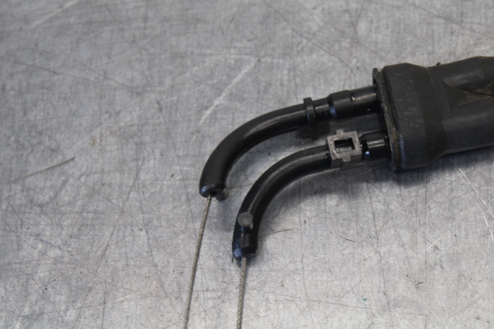 09-14 YAMAHA YZF R1 THROTTLE CABLES LINES 14B-26302-01-00 BB696