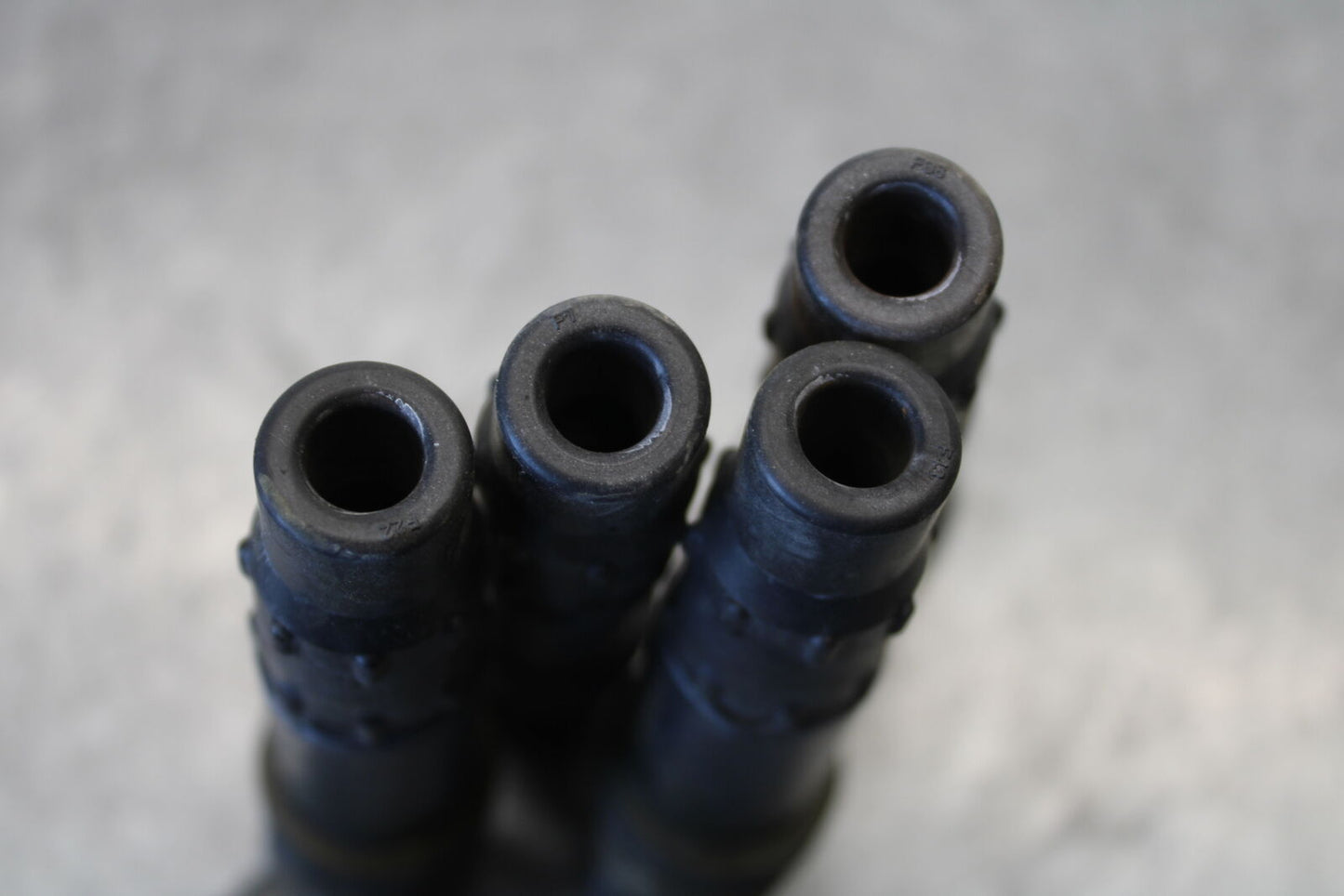 05-06 SUZUKI GSXR1000 IGNITION COILS COIL SPARK PLUG CAPS 33410-35F10 BB663