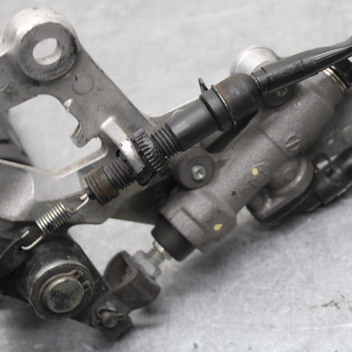 15-18 HONDA CB300FA RIGHT REARSET REAR SET DRIVER FOOT PEG REST STOP BB646