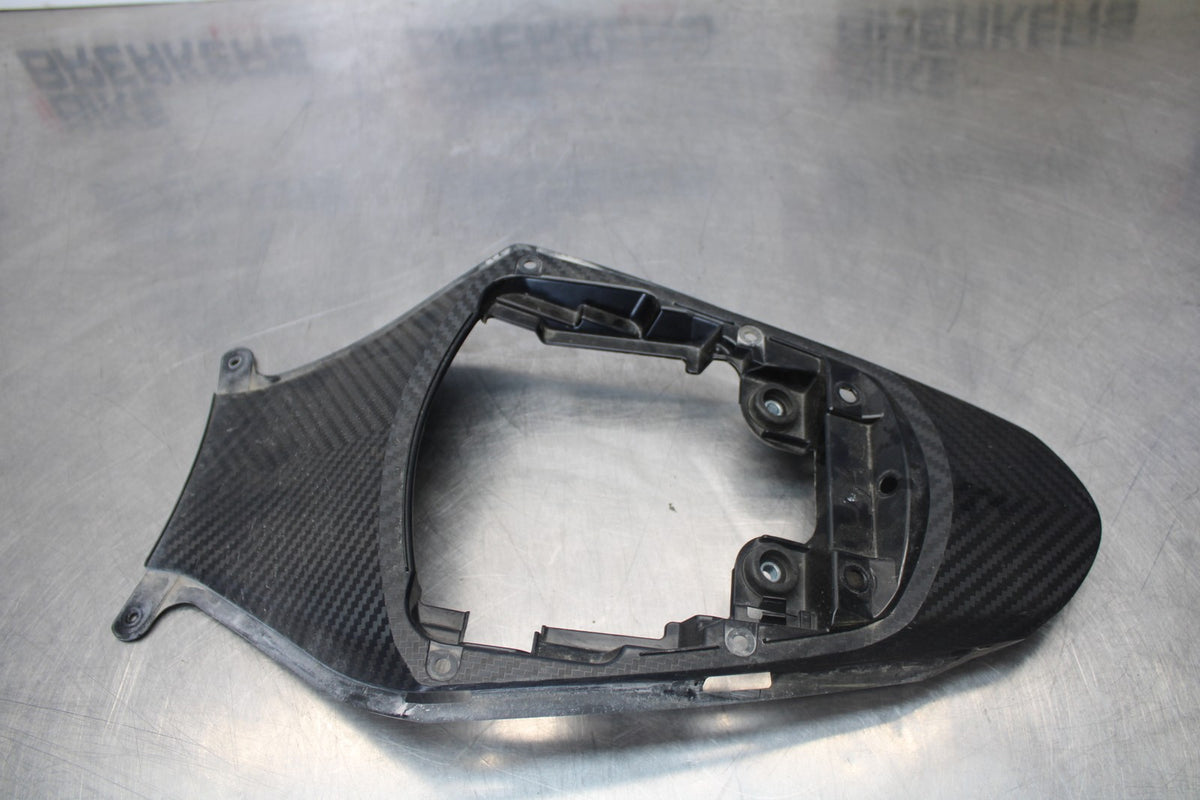 11-26 SUZUKI GSXR750 CENTER REAR BACK TAIL FAIRING COWL BB900