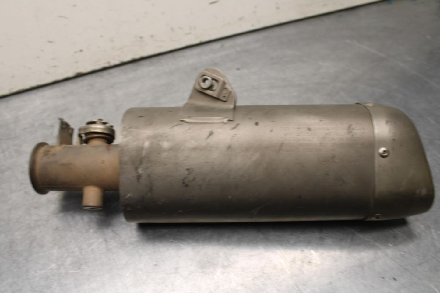 08-16 YAMAHA YZF R6 EXHAUST PIPE MUFFLER SLIP ON CAN SILENCER BB636