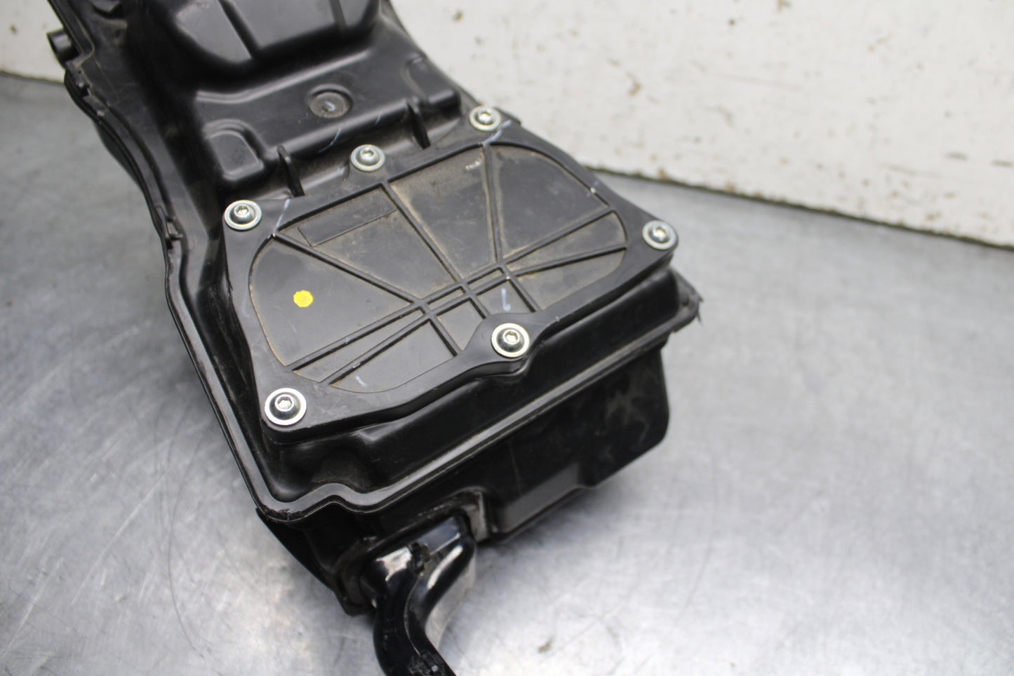 17-24 KTM 390 DUKE AIRBOX AIR INTAKE FILTER BOX BB734