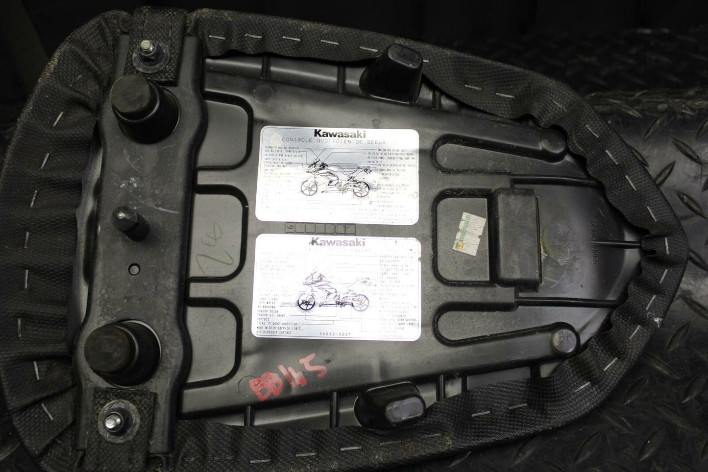 08-12 KAWASAKI NINJA 250R EX250J REAR BACK PASSENGER  SEAT PAD SADDLE bb165