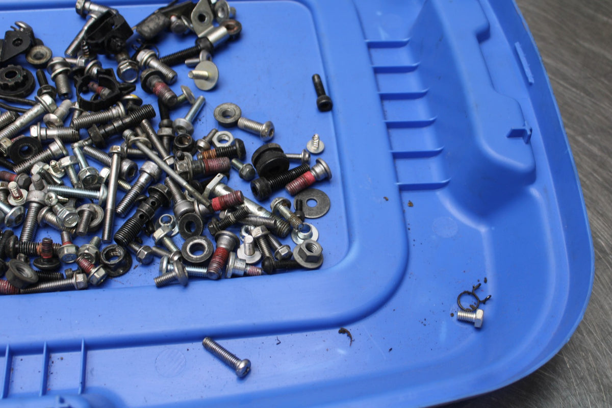 24-25 KAWASAKI NINJA ZX4R MOUNTING BOLTS HARDWARE MOTOR SCREWS BB174