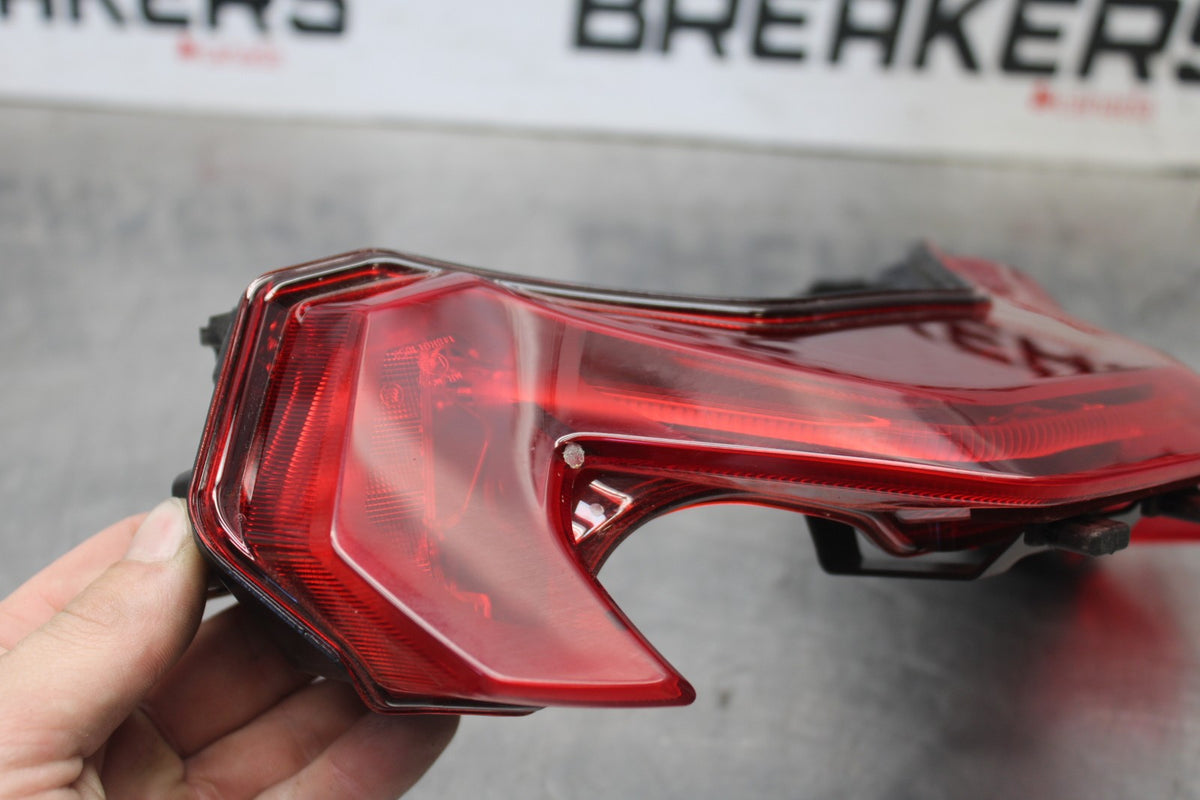 25 KAWASAKI Z900 REAR TAIL TAILLIGHT BACK BRAKE LIGHT BB928
