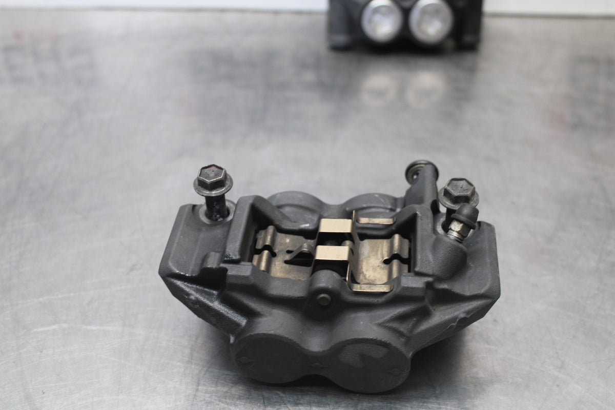 15-17 YAMAHA FJ09 RIGHT LEFT FRONT BRAKE CALIPER SET PAIR CALIPERS BB906