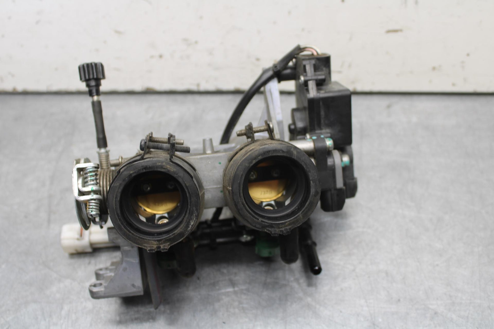 15-16 KAWASAKI EX300 MAIN FUEL INJECTORS / THROTTLE BODIES BB635