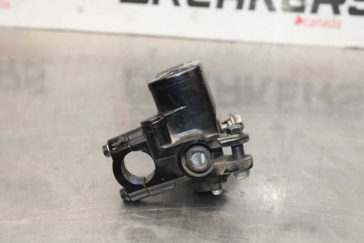 17-18 YAMAHA YZF R3 FRONT BRAKE MASTER CYLINDER BB813