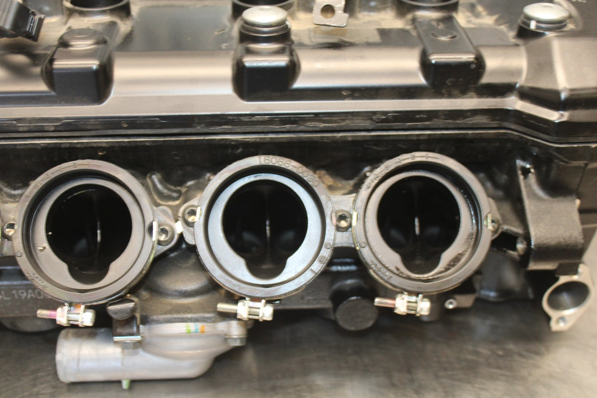 25 KAWASAKI Z900 1,659km ENGINE TOP END CYLINDER HEAD BB928
