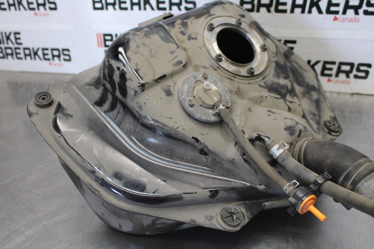 05-09 SUZUKI BOULEVARD C90 GAS TANK FUEL PETROL RESERVOIR BB918
