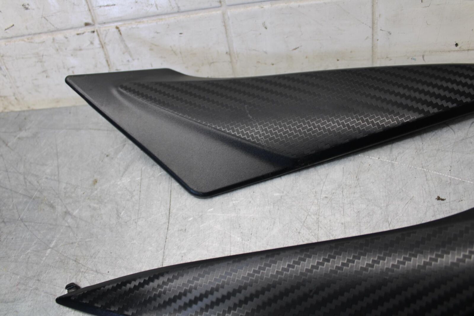 2017 Suzuki GSXR600 RIGHT LEFT GAS FUEL TANK PANELS COVERS TRIM SET COWLS  BB527