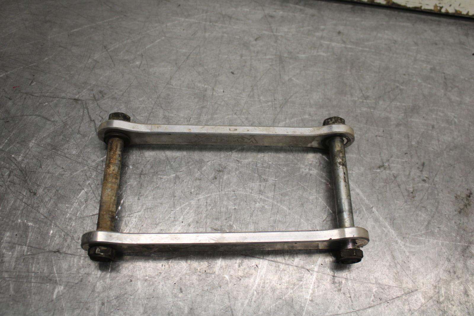 06 YAMAHA YZF R6 AFTERMARKET REAR SHOCK LOWERING LINKAGE LINKS BB716
