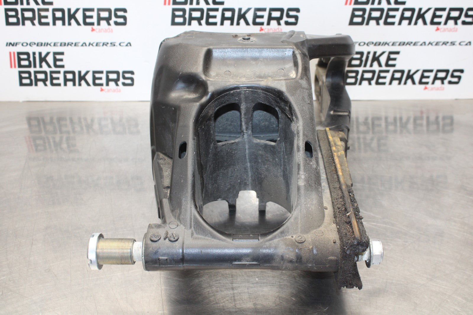08-10 SUZUKI GSXR 600 REAR SWINGARM BACK SUSPENSION SWING ARM BB202