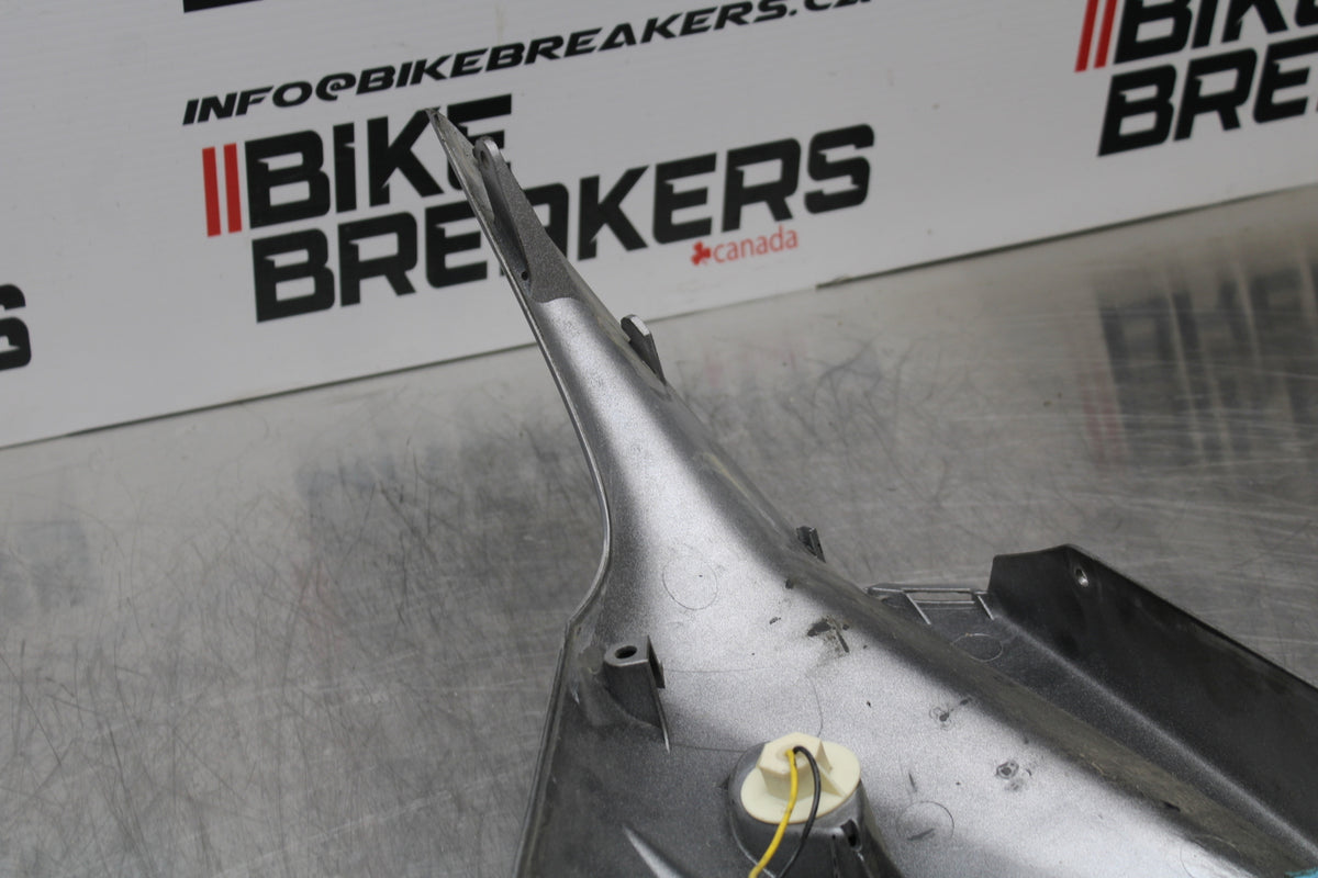 06-07 HONDA CBR1000RR RIGHT MID UPPER SIDE FAIRING COWL  BB166