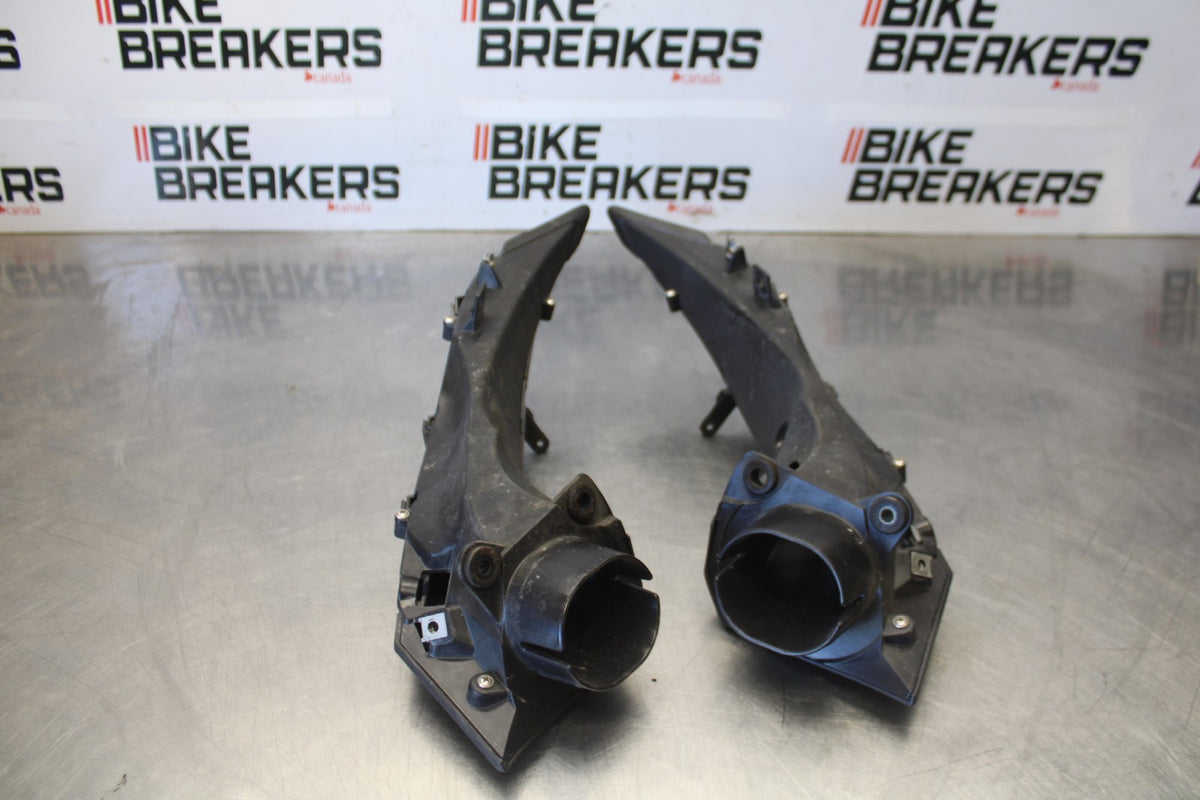 24 APRILIA TUONO V4 1100 FACTORY ABS RIGHT LEFT AIR INTAKE DUCTS BB887