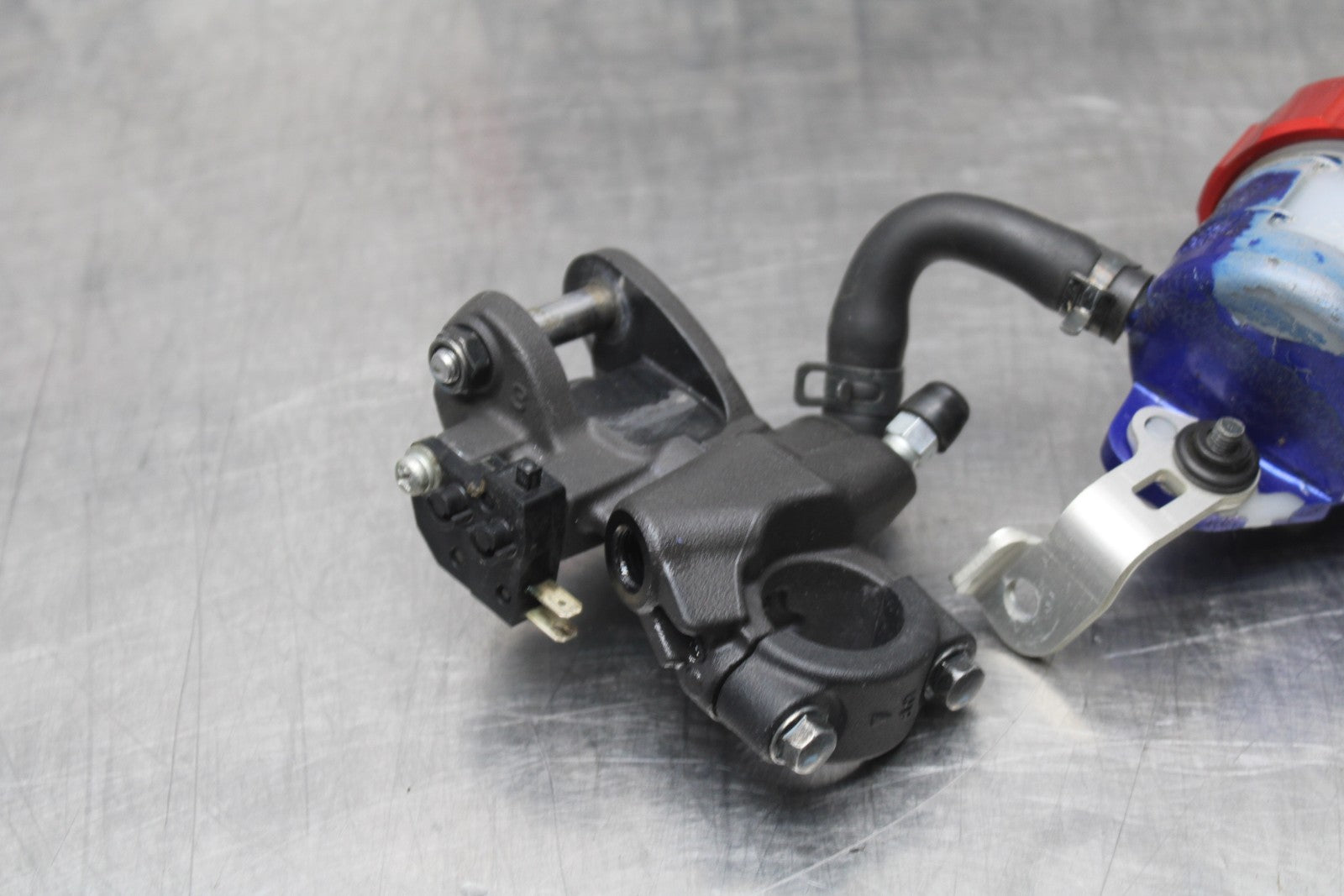 08-10 SUZUKI GSXR 600 FRONT BRAKE MASTER CYLINDER BB202