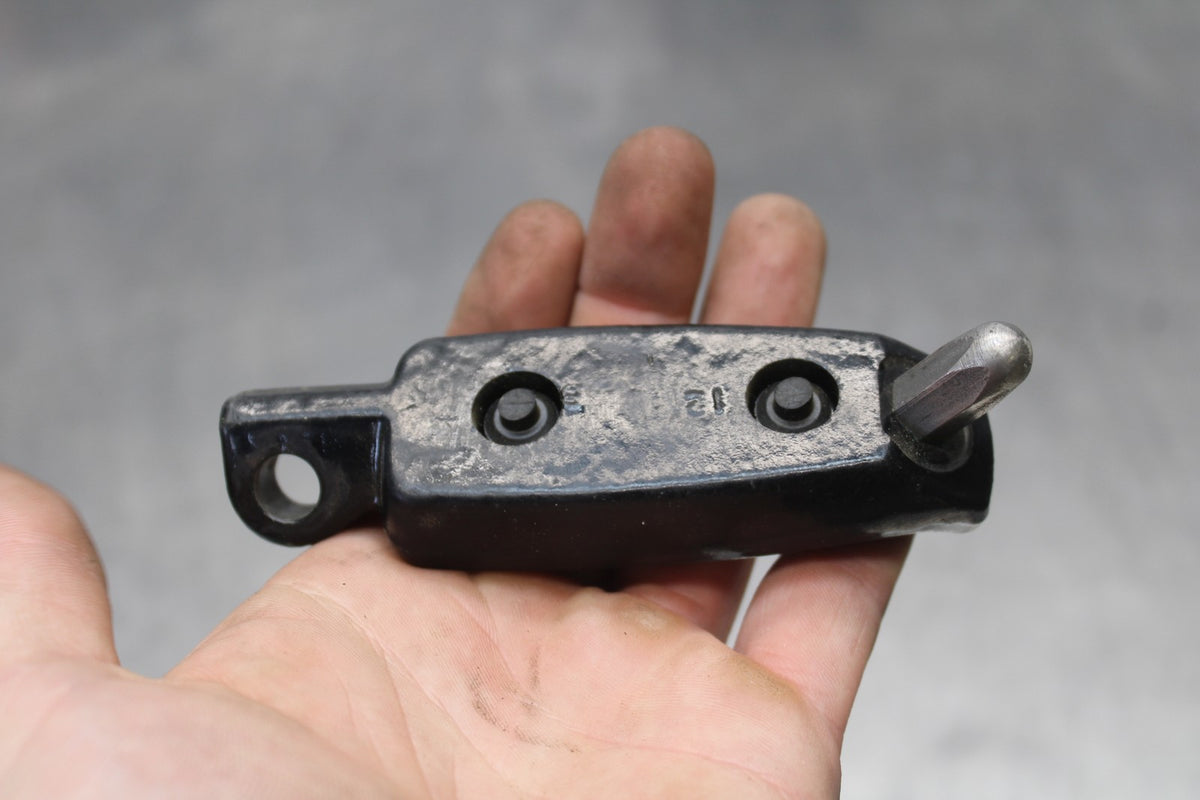 09-17 HARLEY-DAVIDSON V-ROD FRONT FOOT RESTS PEGS STEPS SET PAIR BB886