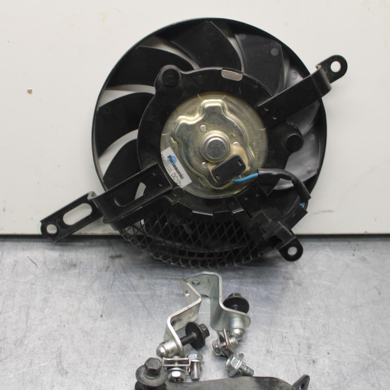18 SUZUKI GSXR750 ENGINE RADIATOR COOLING FAN 17800-14J01 BB80