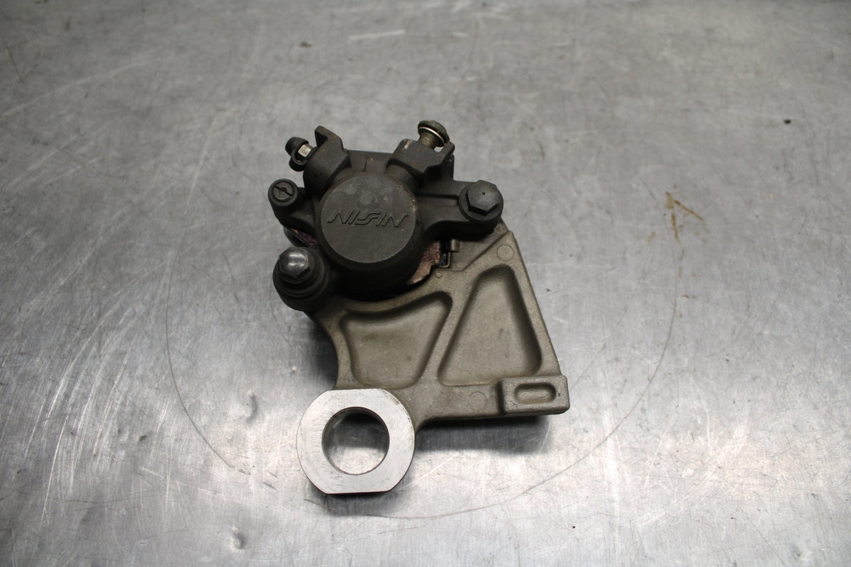 08-09 YAMAHA YZF R6S REAR BACK BRAKE CALIPER W MOUNT BRACKET BB115
