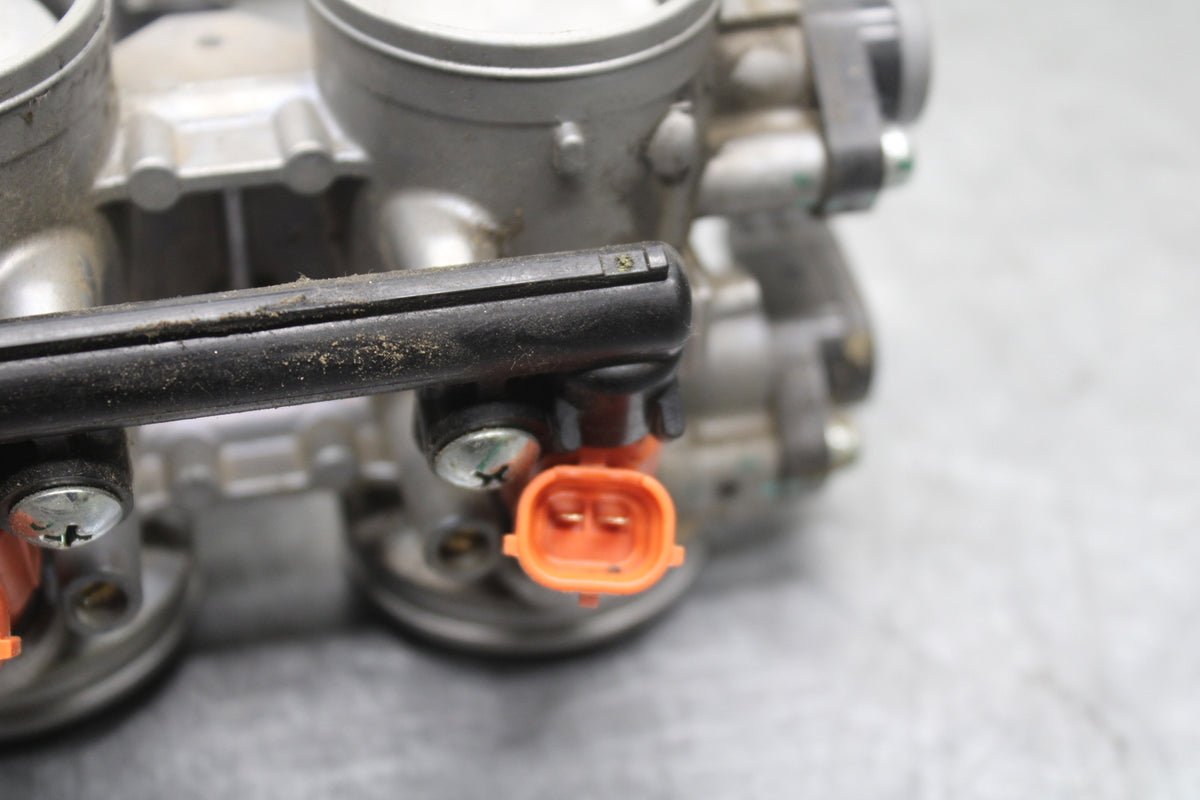 24-25 KAWASAKI NINJA ZX6R MAIN FUEL INJECTORS / THROTTLE BODIES BB726