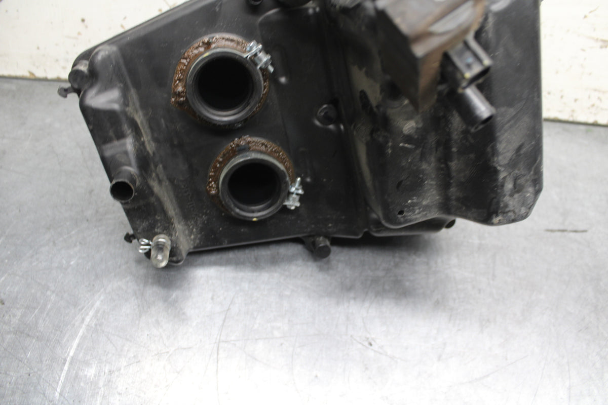 24 KAWASAKI NINJA 500 ABS AIRBOX AIR INTAKE FILTER BOX BB744