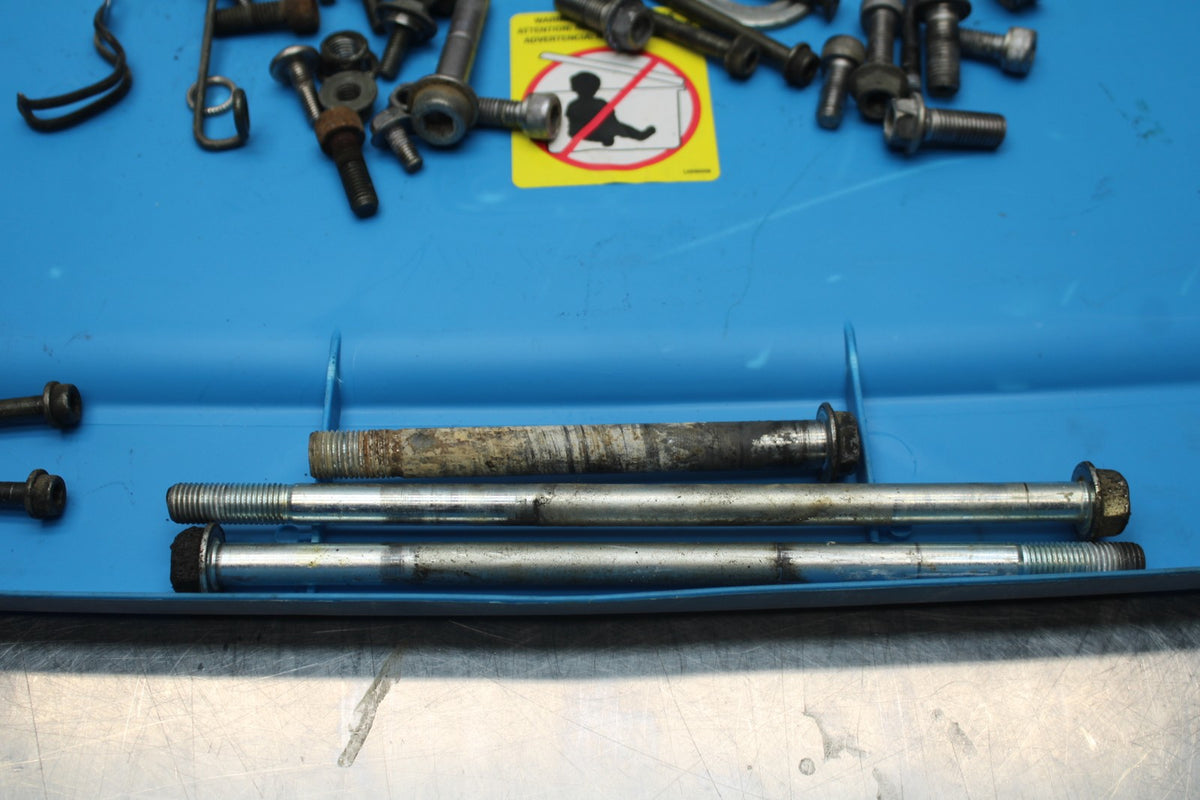 01-03 SUZUKI GSXR600 BOLTS HARDWARE MOTOR SCREWS BB841