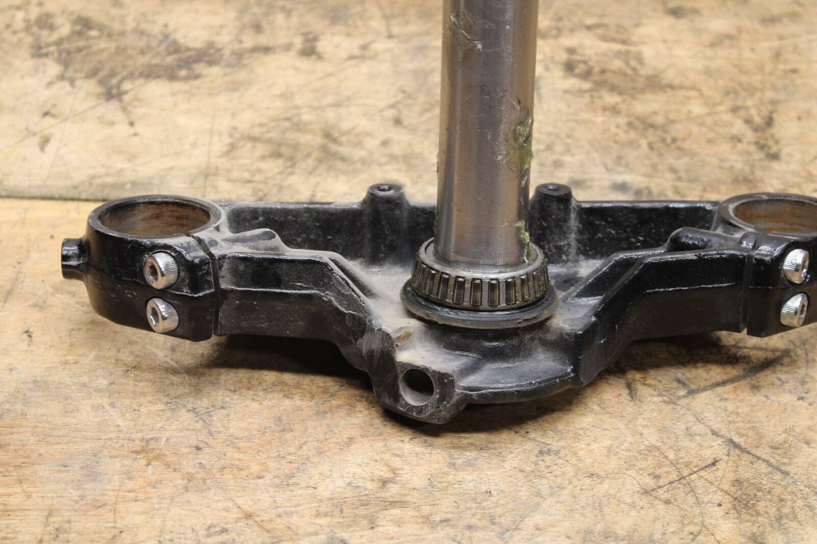 05-08 KAWASAKI VULCAN 1500 VN1500N CLASSIC FRONT FORKS  LOWER TRIPLE TREE BB343