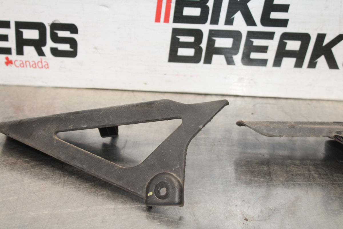 04-05 KAWASAKI NINJA ZX10R REAR BACK DRIVE CHAIN GUARD COVER SHIELD BB931