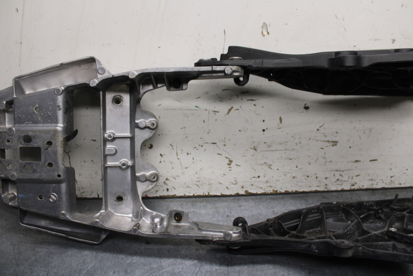 12-13 KAWASAKI Z1000 REAR SUBFRAME BACK SUB FRAME BB743