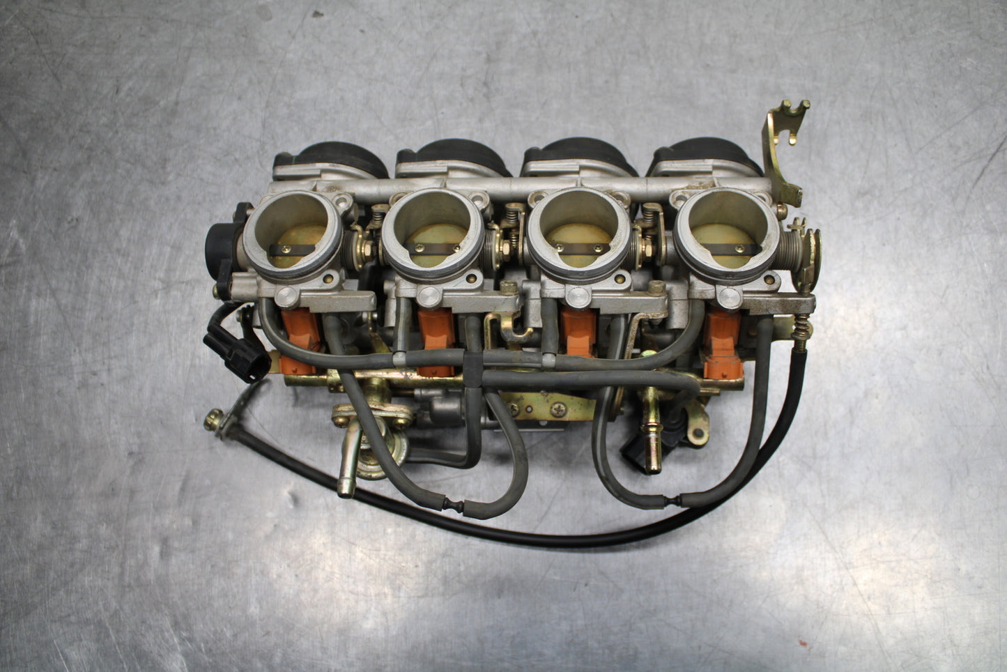 03-05 YAMAHA YZF R6  MAIN FUEL INJECTORS / THROTTLE BODIES BB751