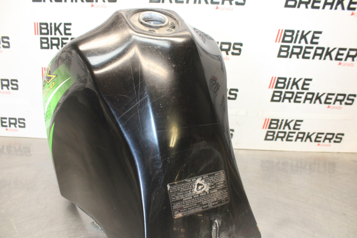 06 KAWASAKI KLR650 GAS TANK FUEL CELL PETROL RESERVOIR BB919