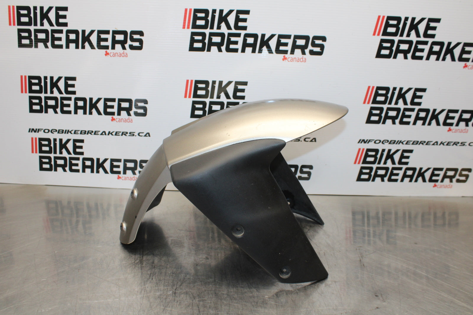04-05 KAWASAKI NINJA ZX10R FRONT WHEEL FENDER COWL FAIRING BB163