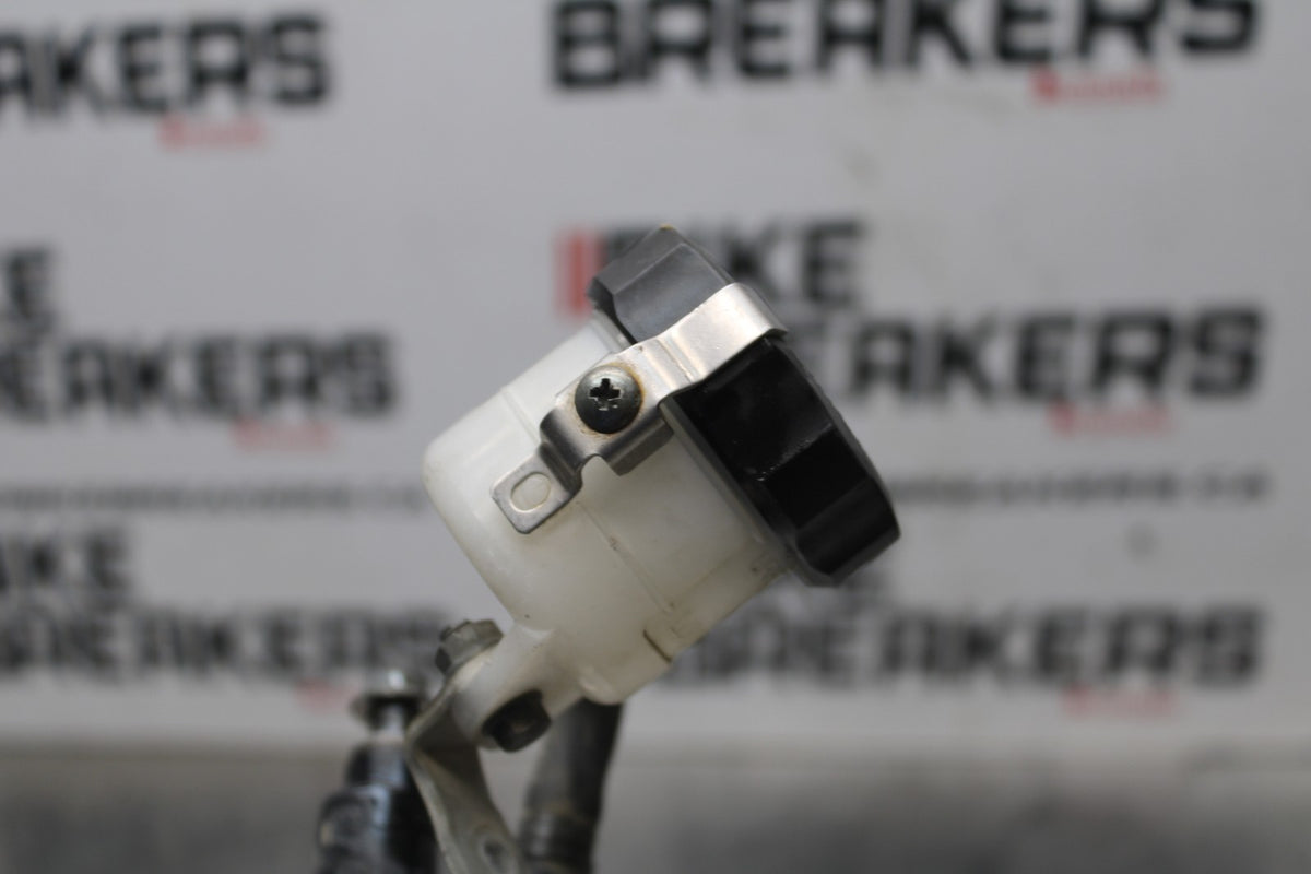 01-03 SUZUKI GSXR600 FRONT BRAKE MASTER CYLINDER w/ LEVER BB841