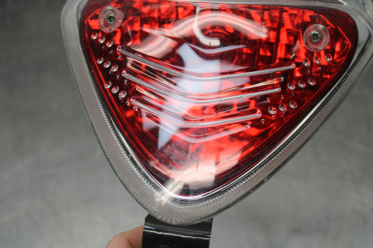 15 SUZUKI GW250F REAR TAIL TAILLIGHT BACK BRAKE LIGHT BB789