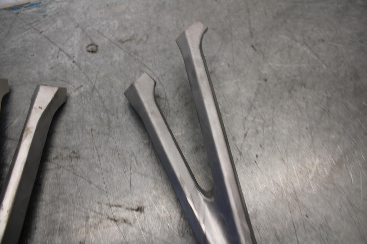 15-21 SUZUKI GSXR600 REAR BACK PASSENGER PEG SET PAIR BB437