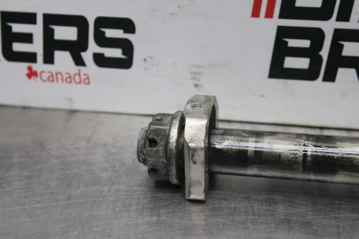 05-06 SUZUKI GSXR1000 REAR AXLE BACK WHEEL RIM PIVOT BOLT AXEL BB857