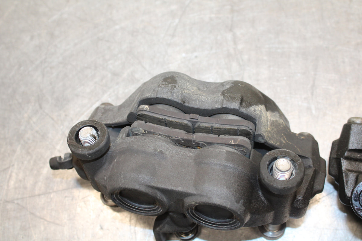 12-13 KAWASAKI Z1000 RIGHT LEFT FRONT BRAKE CALIPER SET PAIR CALIPERS BB743
