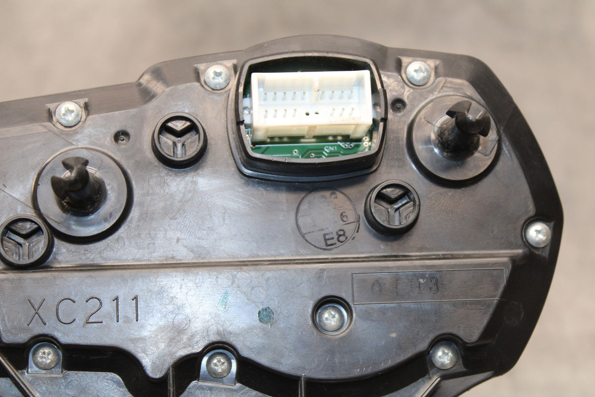 06-07 SUZUKI GSXR 600 SPEEDO GAUGES DISPLAY CLUSTER SPEEDOMETER TACHOMETER BB178
