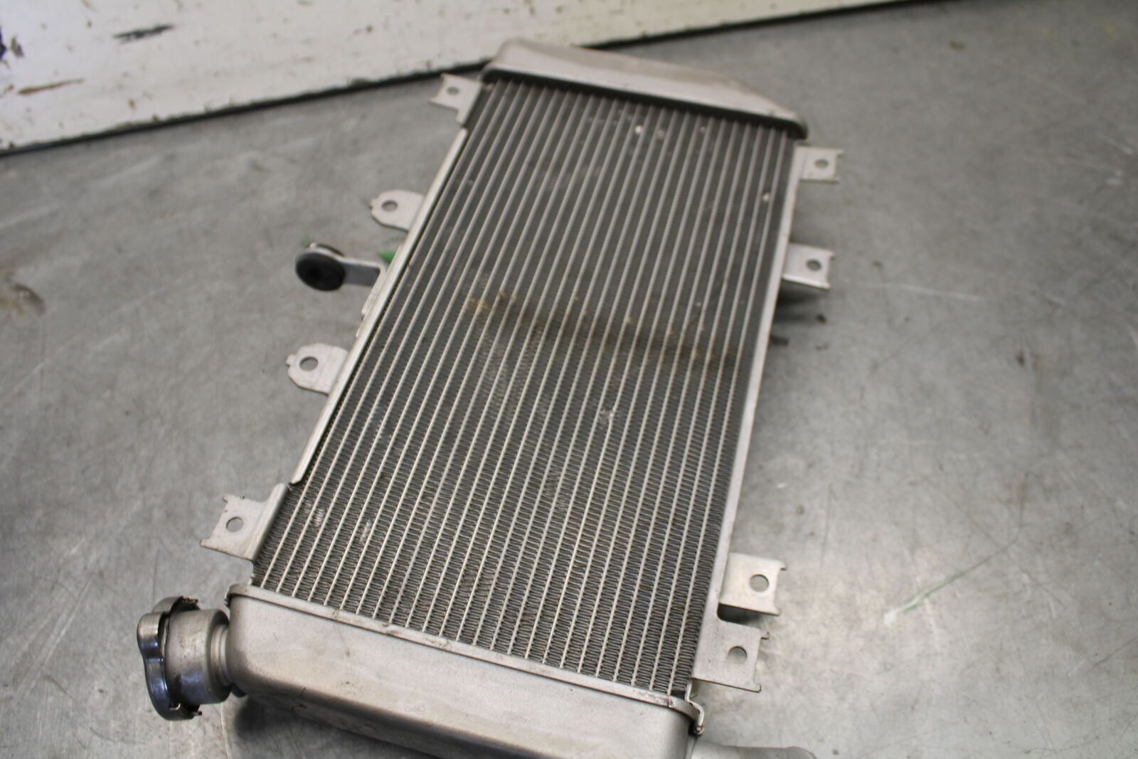 18-23 KAWASAKI NINJA 400 ENGINE RADIATOR MOTOR COOLER COOLING RADIATER BB660