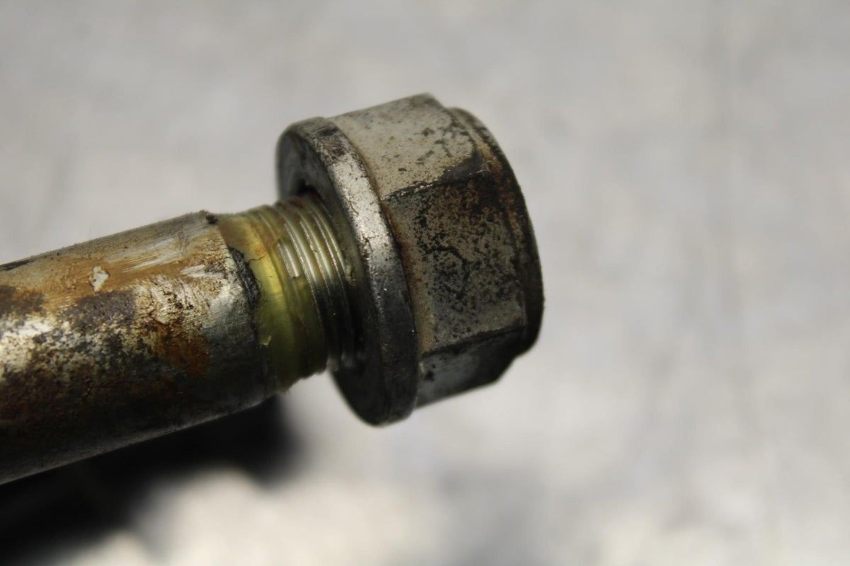 2000 Honda Super Hawk VTR1000F REAR AXLE BACK WHEEL RIM PIVOT BOLT AXEL BB577