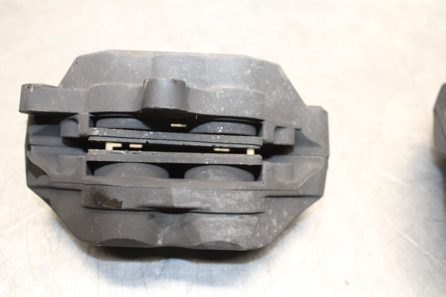 2000 Honda CBR600F4 RIGHT LEFT FRONT BRAKE CALIPER SET PAIR CALIPERS BB552