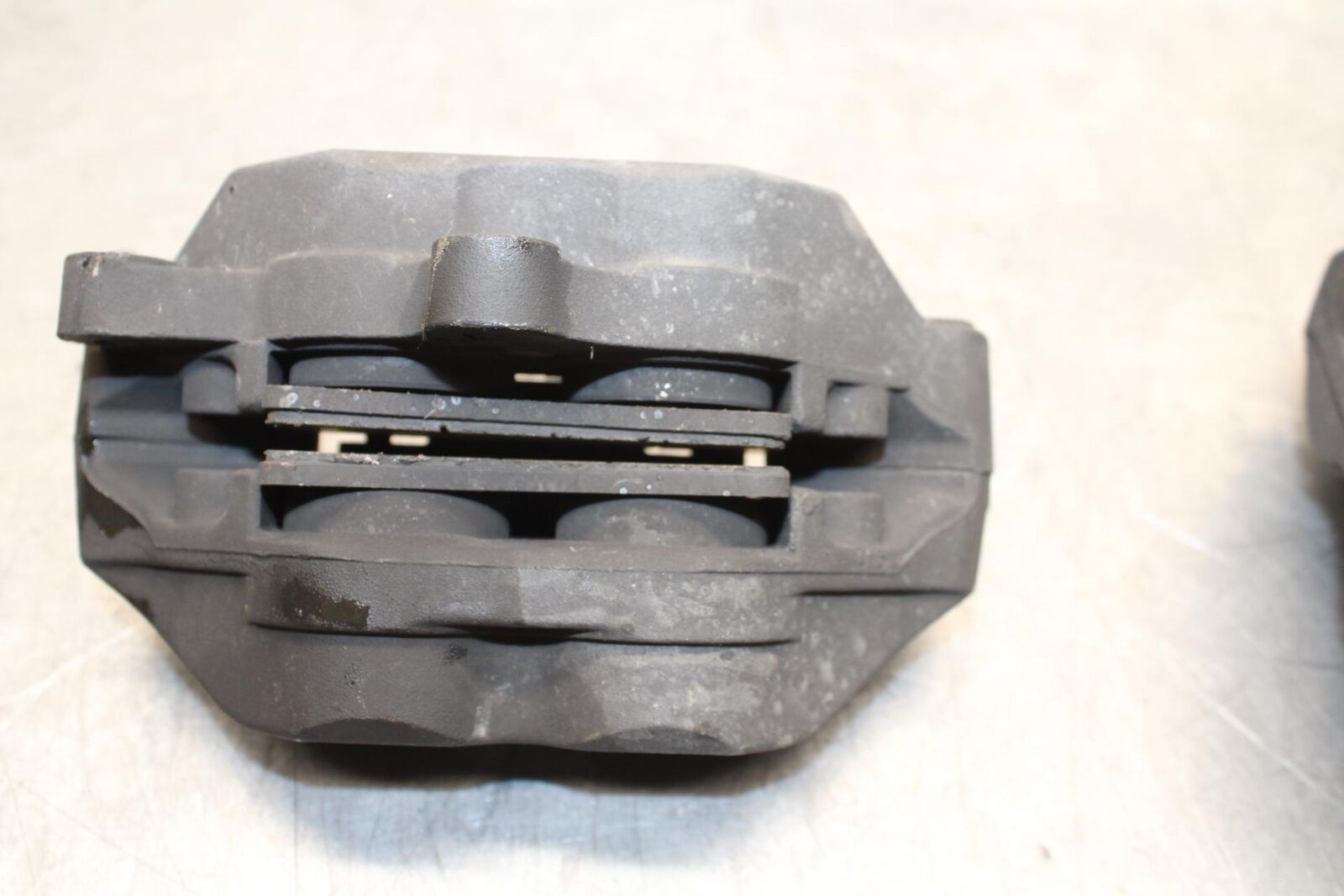 2000 Honda CBR600F4 RIGHT LEFT FRONT BRAKE CALIPER SET PAIR CALIPERS BB552